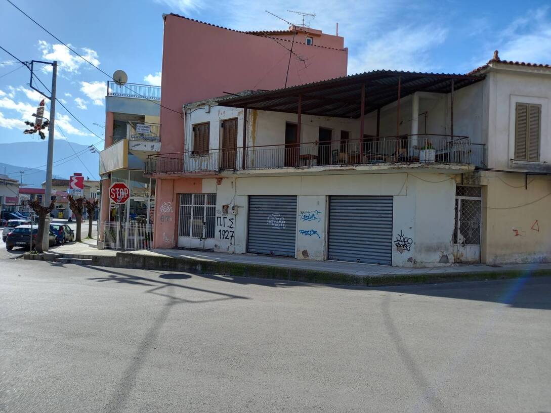 ,,,,,,,,,,,,,ΑΙΓΙΟ - ΕΥΚΑΙΡΙΑ - ΚΕΝΤΡΟ............                  ΕΜΒΑΔΟΝ ΟΙΚΟΠΕΔΟΥ 131 Τ.Μ. - ΕΜΒΑΔΟΝ ΚΤΗΡΙΟΥ 240 Τ.Μ.
